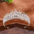 Elegante silberne Braut Strass Tiara Krone fuer Hochzeit Haarschmuck festliche Frisur - Silber