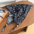 Pañuelo triangular negro con estampado de cachemir y cuentas, bufanda de verano. - Paisley Floral - Negro