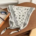 Pañuelo de lino con cuentas estampado paisley vintage, bandana blanco y negro elegante. - Paisley Floral - Blanco
