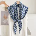 Pañuelo triangular azul con flores estilo coreano, elegante bufanda ligera y chal pequeño. - Azul