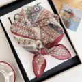 Pañuelo cuadrado de algodón y lino para niños, bufanda floral vintage para niños y niñas. - Flor Roja Occidental