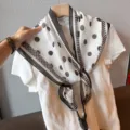 Pañuelo triangular de verano para mujer lunares negros blancos retro fino bufanda elegante - Puntos Blanco