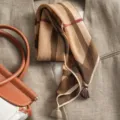 Écharpe à carreaux classique avec gland coton lin foulard variante marron chameau - Grand Carré / Grands Carreaux Britanniques Café Beige