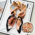 Femme foulard en soie artificielle florale 70cm carre foulard mode protection solaire - Bambou Pêche Noir et Rose