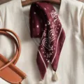 Vintage burgundy paisley print linen small square scarf with elegant tassels for women. - Beige Fringe Star Paisley Red