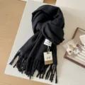 Zwarte imitatie kasjmier sjaal met kwastjes voor warme winter, zacht en knus accessoire. - Zwart