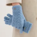 Gants tactiles d'hiver tricotés bleus pour femmes avec motif de cœur et décor - Taille unique / Bleu Brume