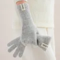Lange grijze gebreide handschoenen voor dames, warme winterhandschoenen met handgemaakt label. - Lichtgrijs