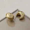 Chic gold waterdrop C-shaped hoop earrings, minimalist metal jewelry for women daily wear. - Glossy Gold (A24-162P)