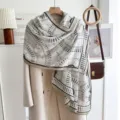 Elegante mujer pañuelo bufanda ligera estampada geométrica estilo primavera otoño viaje - Pluma Gitana-Negro Blanco
