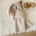 Bufanda de lana tejida beige cómoda para el invierno, cuello cálido de color sólido para diario. - Albaricoque