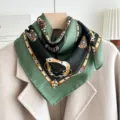 Green silk square scarf for women, elegant chain print neckerchief, British style thin hair band. - Saddle Gem - Green