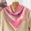 Fular de seda cuadrado para mujer con estampado floral rosa degradado de 70cm de ancho - Selva Tropical - Rosa Fucsia