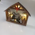 Ornement de Noël en bois Scène de Nativité Lumières LED Vue de détail Décor - Maison de Nativité avec Lumière