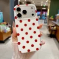 Schattige rode stippen telefoonhoesje volledige bescherming schokbestendig voor iPhone 17 - Wit Met Rode Polka Dots / iPhone14