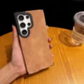 Fundas de protección de cuero ante vintage de negocios para Samsung, variante marrón. - Galaxy S25 / Caqui