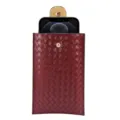 Custodia per cellulare in pelle intrecciata verticale con chiusura a bottone automatico sicura. - Rosso