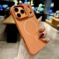 Vue detaillee de la coque en silicone orange avec support camera et anneau magnetique. - iPhone17 / Orange