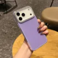 Funda de teléfono con purpurina morada y marco de cámara de pedrería brillante. - iPhone 12 / Púrpura