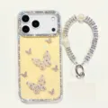Detailansicht der Strass Schmetterling Handyhülle, funkelnde Kristalle und luxuriöses Armband-Design. - iPhone17 / Glitzerndes Hellgelb mit Schmetterlingen und Armband
