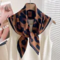Foulard carré léger à imprimé léopard pour femme, accessoire de mode élégant chic. - Imprimé Léopard - Noir Café