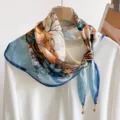 Mujer pañuelo cuadrado seda pintura óleo elegante primavera otoño fino cuello accesorio - Tenido de Azul Tinta