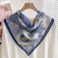 Style champêtre petit carré imprimé bleu et blanc en coton lin pour foulard de femme. - Mer De Fleurs Sous La Lune - Bleu Blanc