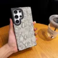 Luxury snake grain leather phone case for Samsung Galaxy S24 Ultra S23 Plus cover - Basic Magnetic / Galaxy S25 / Vintage White