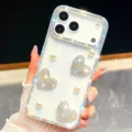 Detalle de funda de teléfono con corazón de diamantes de imitación, cubierta de perlas. - Transparente Brillante Con Corazón De Strass