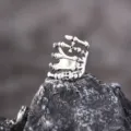 Vintage Gothic Skeleton Hand Ring Distressed Silver Bone Ring Punk Hip Hop Jewelry - Vintage Silver Skeleton Hand Style (D24-045)