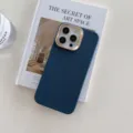 Coque de téléphone en similicuir unie minimaliste avec anneau de caméra doré pour iPhone. - Bleu foncé