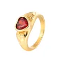 Bague en acier titane plaqué or 14k avec un détail de pierre zircon cœur rouge vif. - Or Strass Rouge / Taille 6