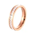Bague en acier inoxydable or rose avec une rangee de pierres carrees brillantes et chic. - Taille 6 / Or rose