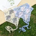 Carina fascia triangolare traforata a maglia con applicazioni di delfini, accessorio per capelli. - Multicolore