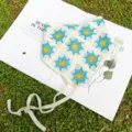 Diadema triangular floral de ganchillo vintage, bonito pañuelo de pelo tejido, accesorio campestre - Pañuelo Triangular de Ganchillo (MT25-039) / Azul Beige