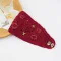 Fascia per capelli in maglia ricamata con fiori di camelia in nastro, fascia in lana bordeaux da donna. - Granata