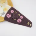 Fascia lavorata a maglia con ricamo di fiori in nastro, accessorio per capelli style chic - Viola Opaco