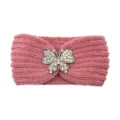 Rosa Strick-Haarband Variante mit buntem Strass-Schmetterling, warmes und schickes Haarteil. - Altrosa