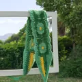Handgemachte Häkelblume Strick Stirnband, grün gelbes hohles Haarband im ländlichen Stil für Damen. - Dunkelgrün