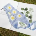 Handmade crochet floral hair band with cute daisy motifs, sweet pastoral style hair tie for women. - Light Blue