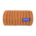 Geribbelde gebreide haarband in kameelkleur met blauw label, comfortabele haaraccessoire. - Oranje