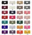 Vue détaillée du bandeau tricoté en perles, accessoire de cheveux chaud et doux. - Multicolore