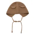 Bruine gebreide baby muts met schattige oren en strikbandjes voor warme wintertijd. - koffiekleur