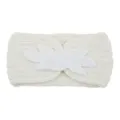 Fascia per capelli in maglia bianca con perline, comoda e calda per l'inverno. - Crema