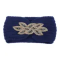 Fascia in maglia blu con squisiti dettagli di perline e cristalli, accessorio caldo. - Blu navy