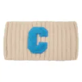 Fascia per capelli in maglia beige con patch lettera C blu, accessorio invernale chic. - Beige