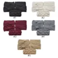 Strickstirnband Detail mit verschiedenen Farben und geflochtenen Stilen für Frauen. - Mehrfarbig