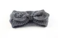 Fascia in maglia grigia con orecchie di coniglio, accessorio per capelli invernali. - Grigio