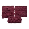 Weinrotes Strickstirnband Set, winterliches warmes geflochtenes Haarband mit Schleife Accessoire. - Burgunderrot