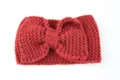 Diadema de punto roja con lazo, cinta de lana hecha a mano, accesorio de pelo cálido de invierno. - Granate